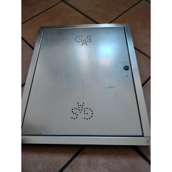SPORTELLO PER CONTATORE  ACCIAIO ZINCATO CM. 50H.X40L. GAS  COMPRENSIVO DI  SERRATURA YALE LEGGERMENTE DIFETTATO