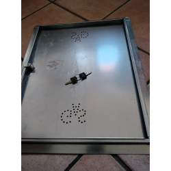 SPORTELLO PER CONTATORE  ACCIAIO ZINCATO CM. 50H.X40L. GAS  COMPRENSIVO DI  SERRATURA YALE LEGGERMENTE DIFETTATO