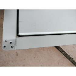 SPORTELLO BIANCO CON GUARNIZIONE LEGGERMENTE DIFETTATO ALTEZZA CM. 70 LARGHEZZA CM. 40